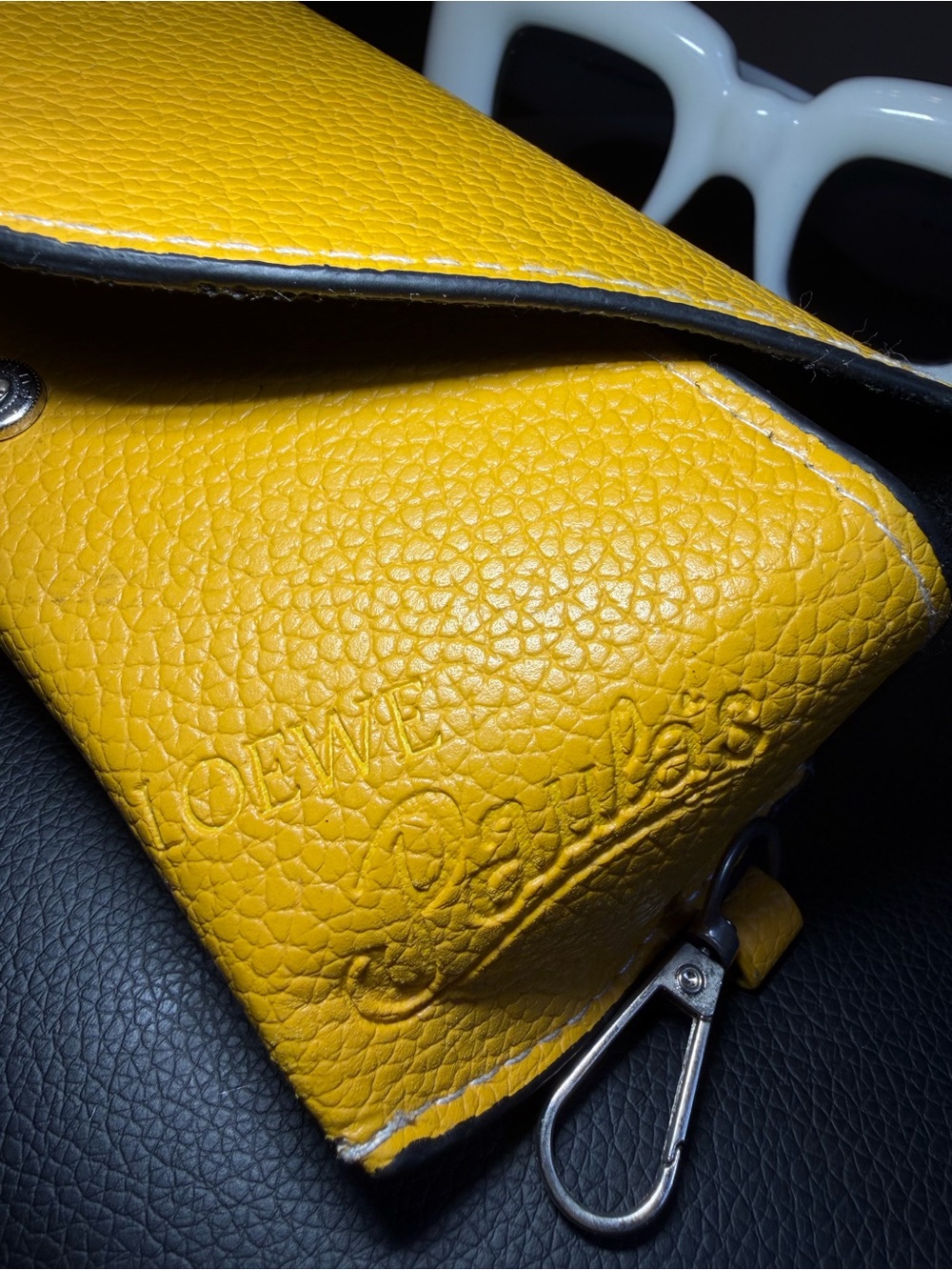 LOEWE Inflated oversized square-frame acetate Woman’s sunglasses Case Pre Owned - Picture 13 of 16